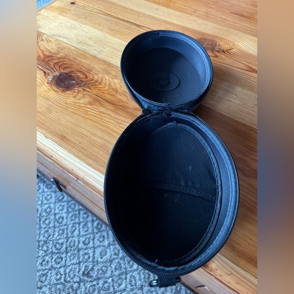 Beats Headphone case - Picture 2 of 4